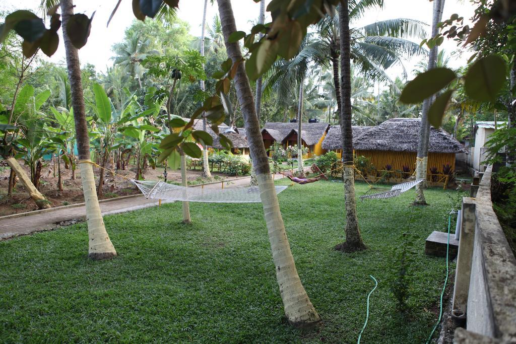 Savithri Inn Bamboo Cottages & Resorts Varkala Exterior foto