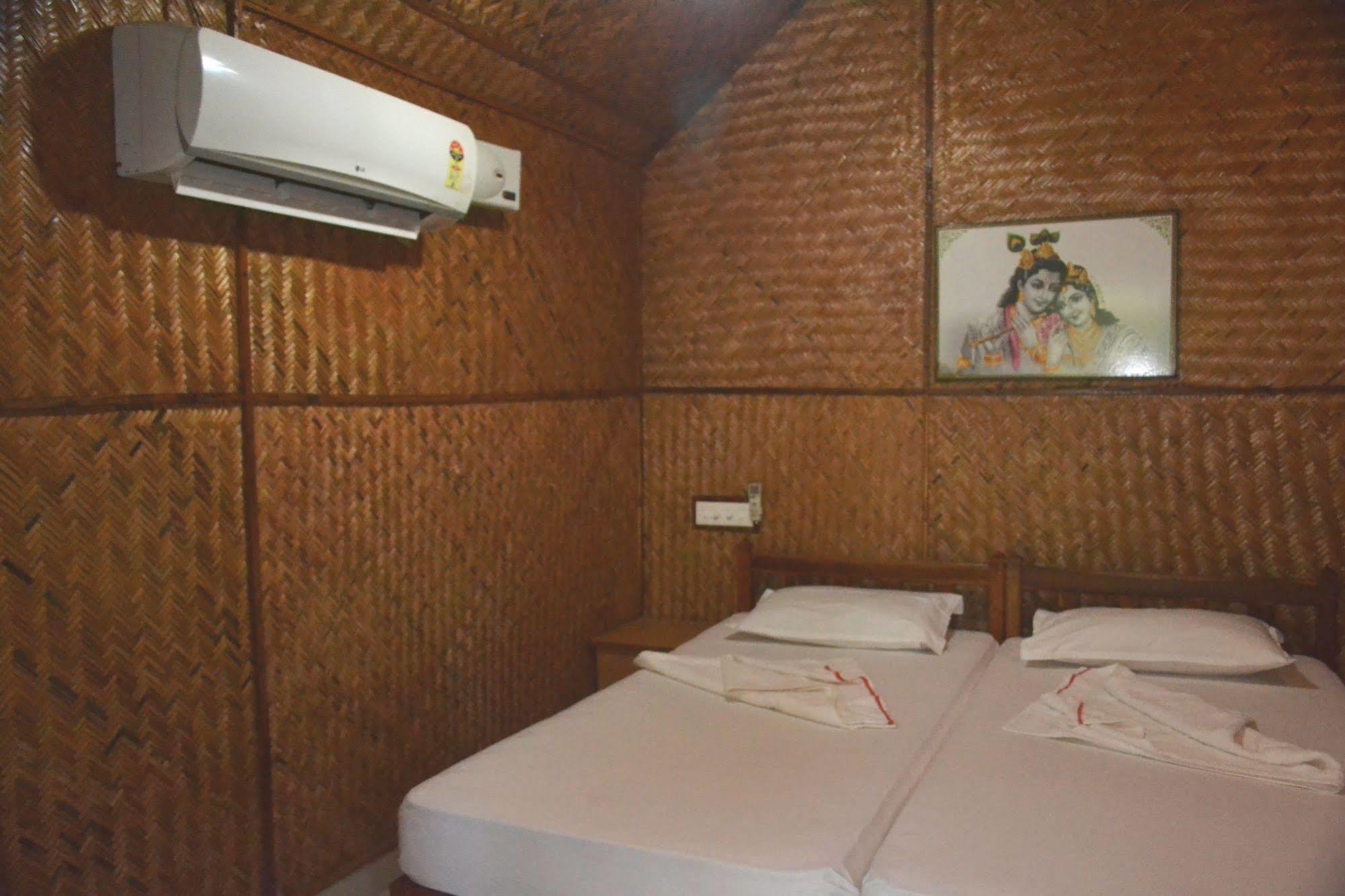 Savithri Inn Bamboo Cottages & Resorts Varkala Exterior foto